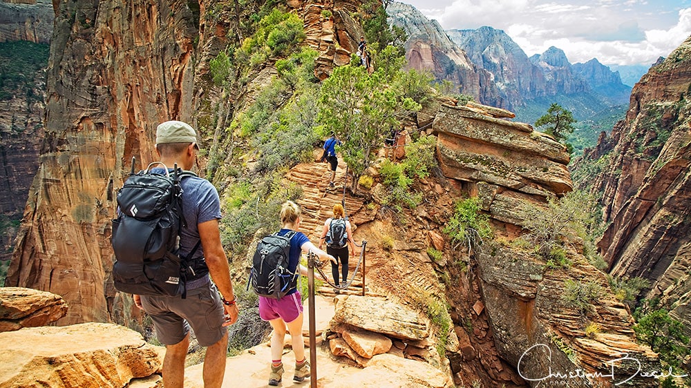 Zion NP Angels Landing Hike - Balancing act